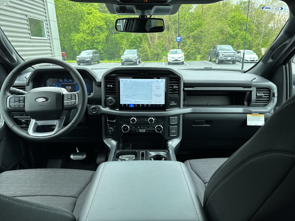 New 2026 Avalanche Ford XLT image 3
