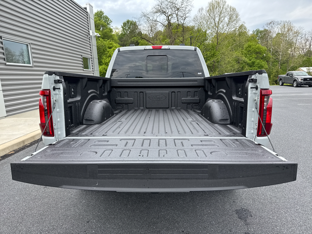 New 2026 Avalanche Ford XLT image 6
