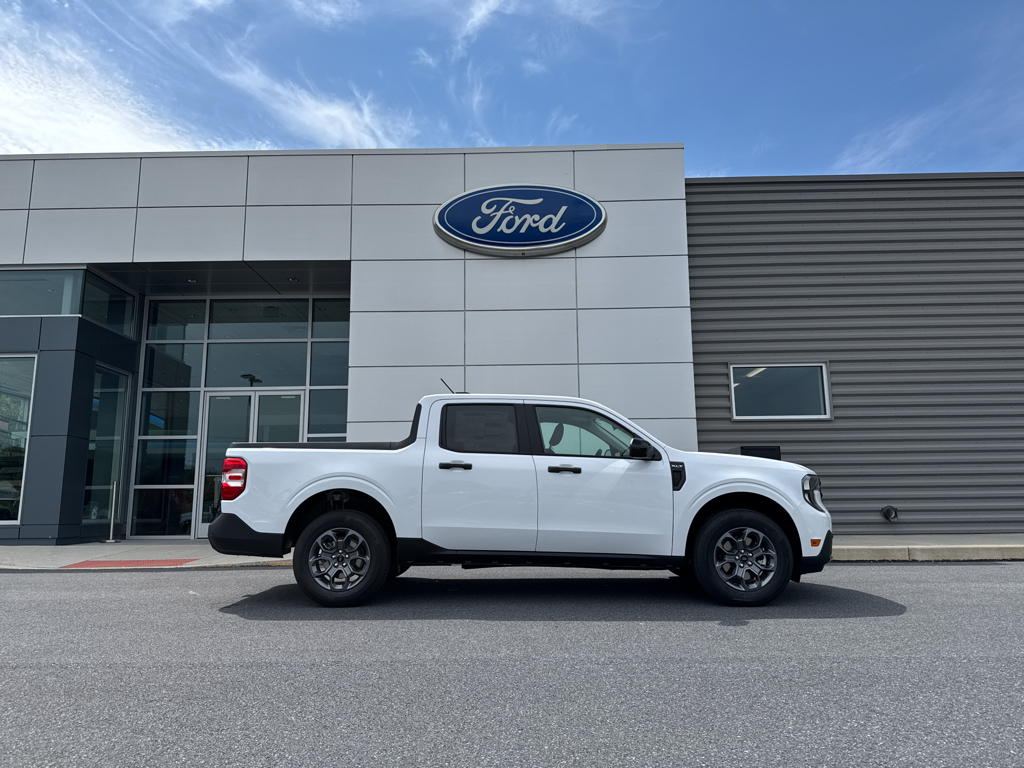 New 2026 Oxford White Ford XLT image 2