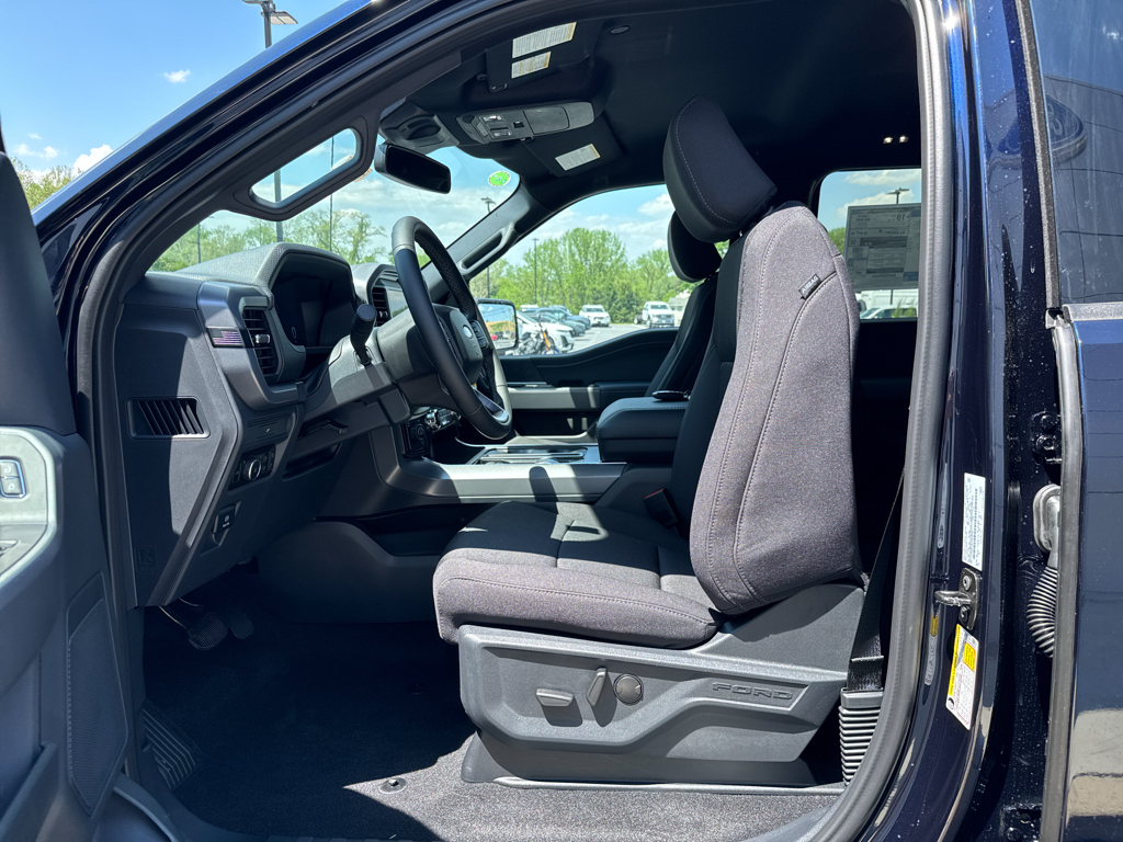 New 2026 Antimatter Blue Metallic Ford XLT image 4