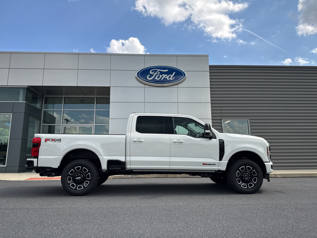 New 2026 Star White Ford  image 2