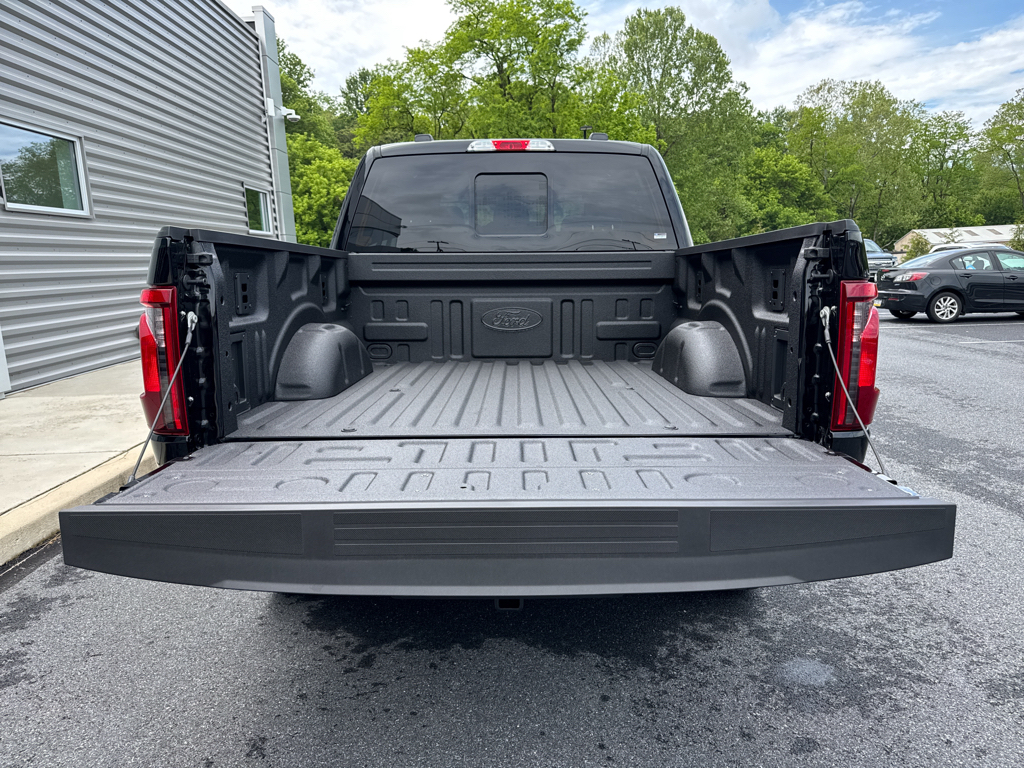 New 2026 Agate Black Metallic Ford XLT image 6