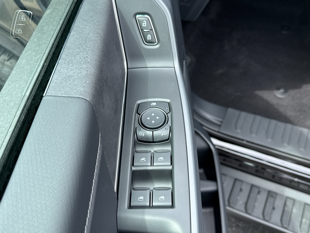 New 2026 Agate Black Metallic Ford XLT image 23