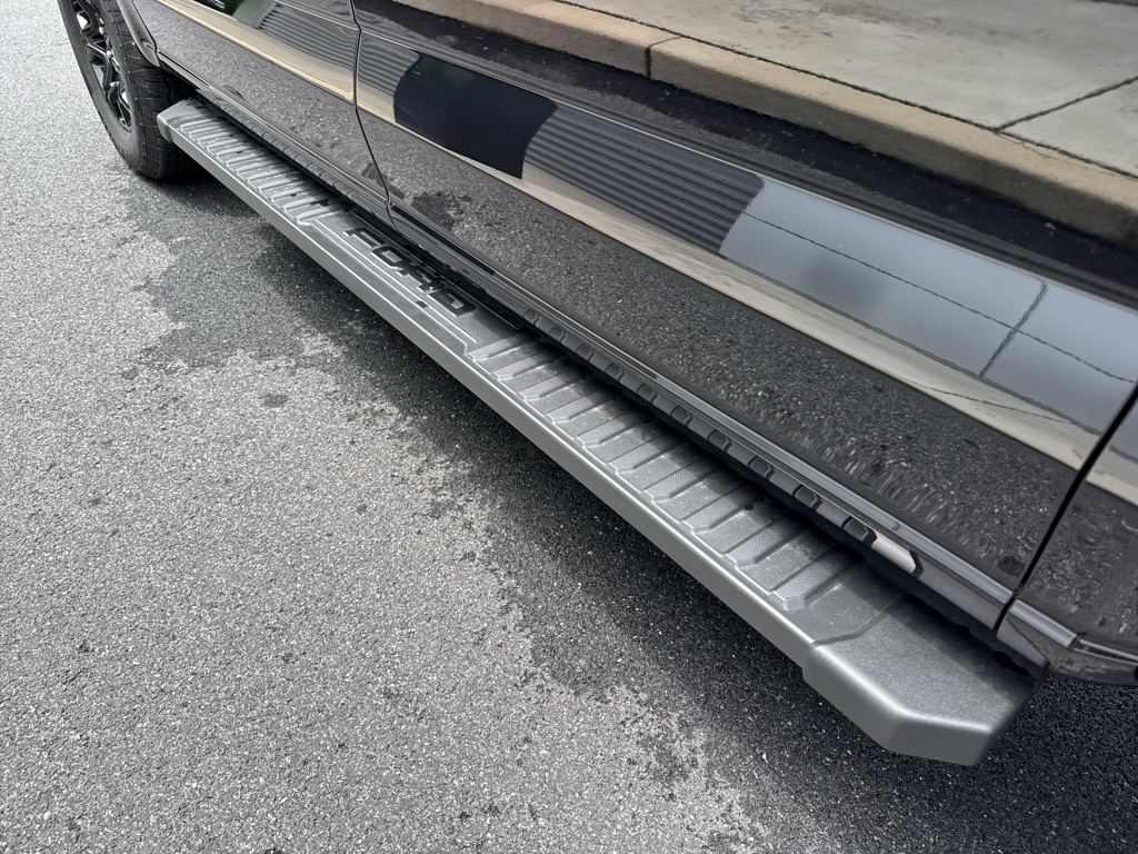 New 2026 Agate Black Metallic Ford XLT image 24