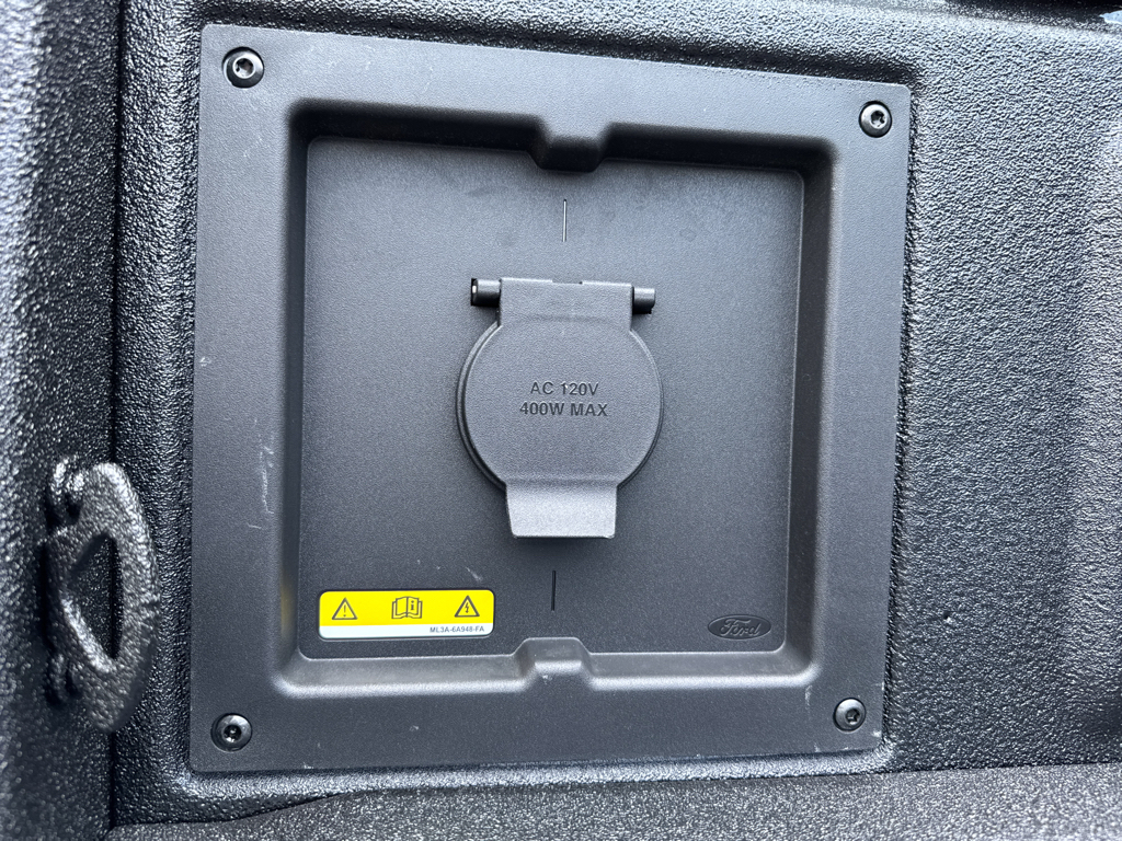 New 2026 Agate Black Metallic Ford XLT image 7