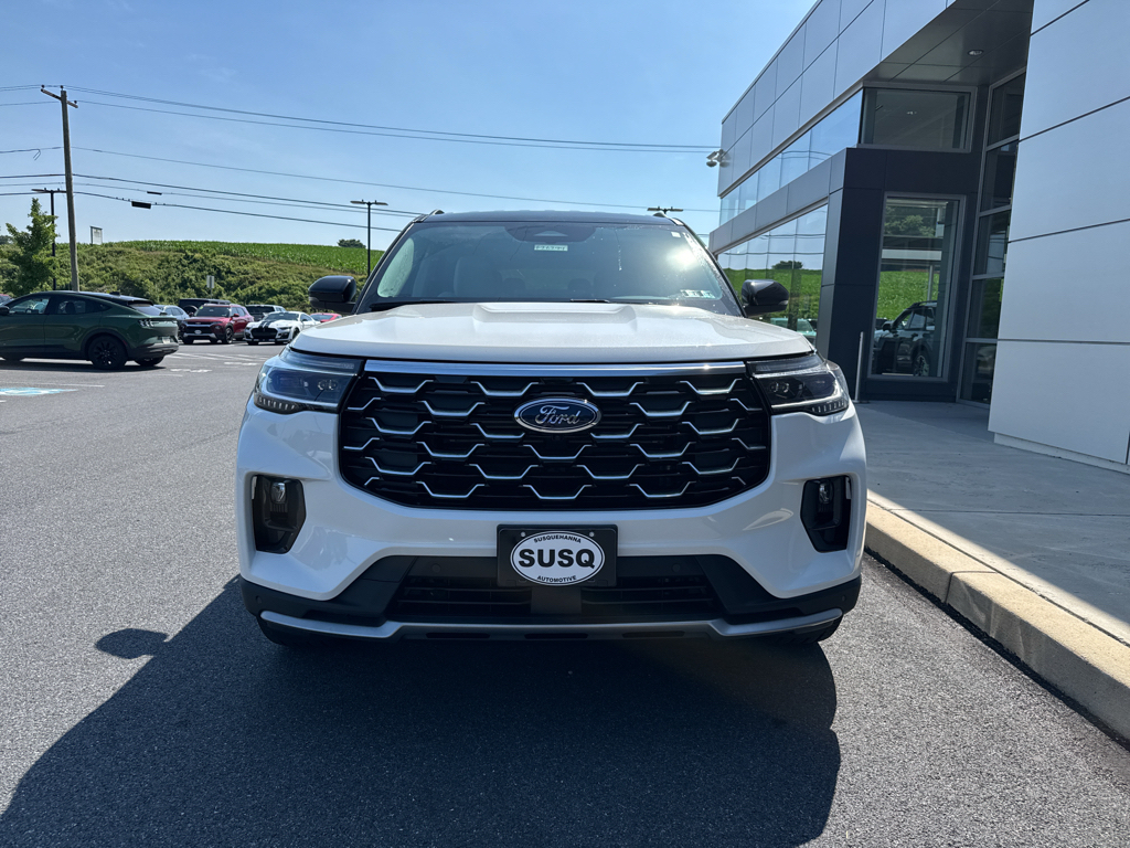 New 2026 Star White Metallic Ford Platinum image 2