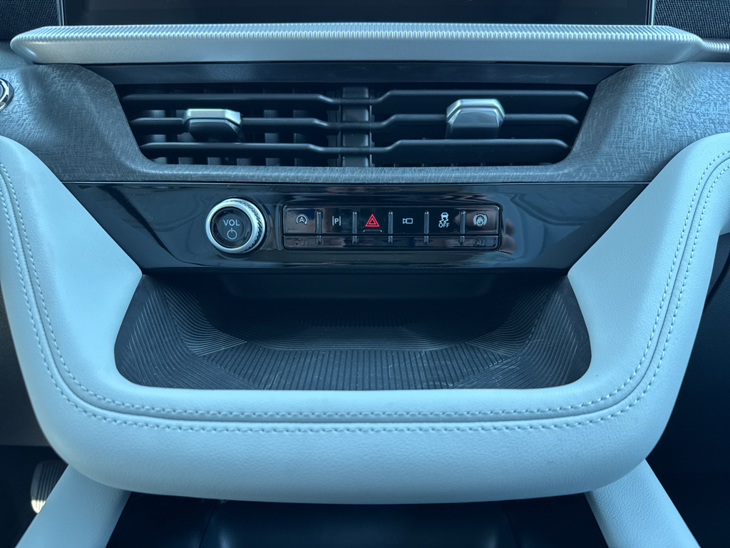 New 2026 Star White Metallic Ford Platinum image 22