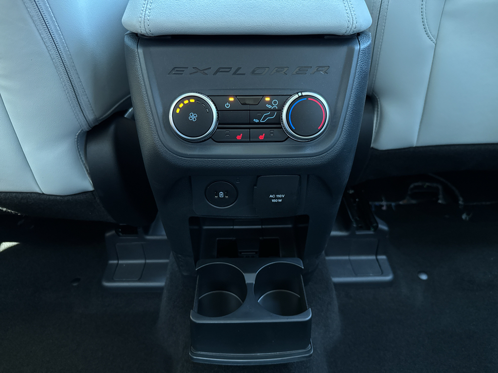 New 2026 Star White Metallic Ford Platinum image 23