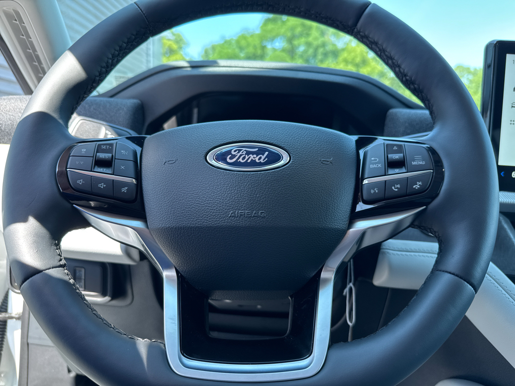 New 2026 Star White Metallic Ford Platinum image 20