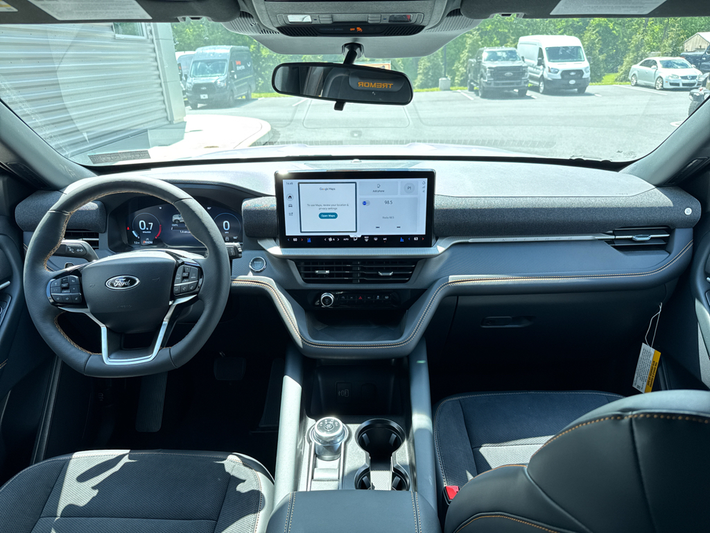 New 2026 Star White Metallic Ford Tremor image 3