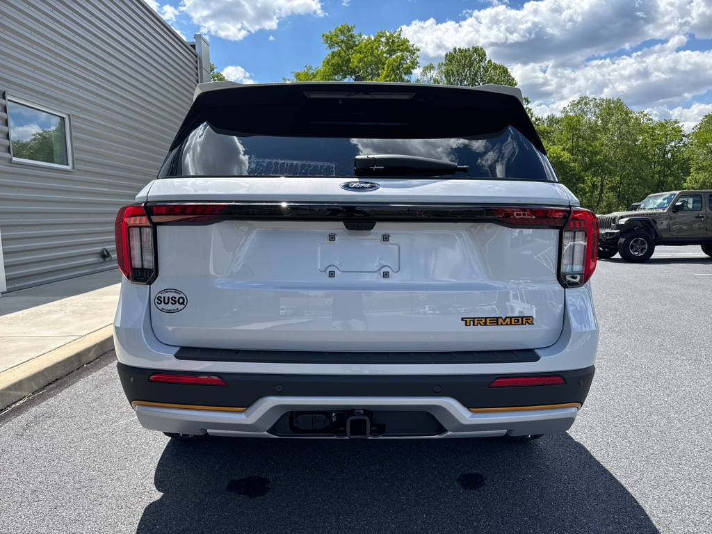 New 2026 Star White Metallic Ford Tremor image 8