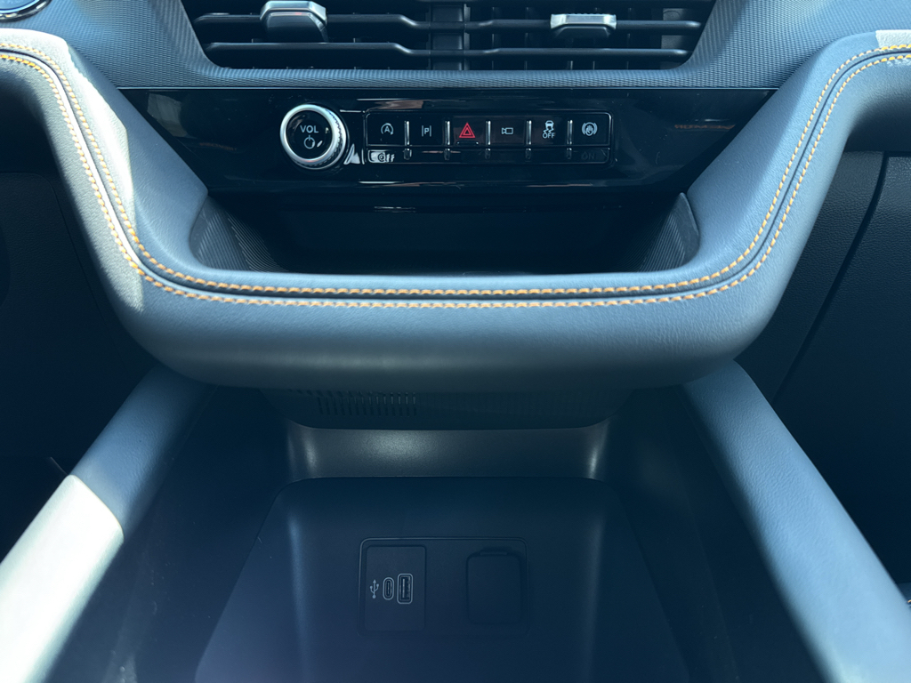 New 2026 Star White Metallic Ford Tremor image 21