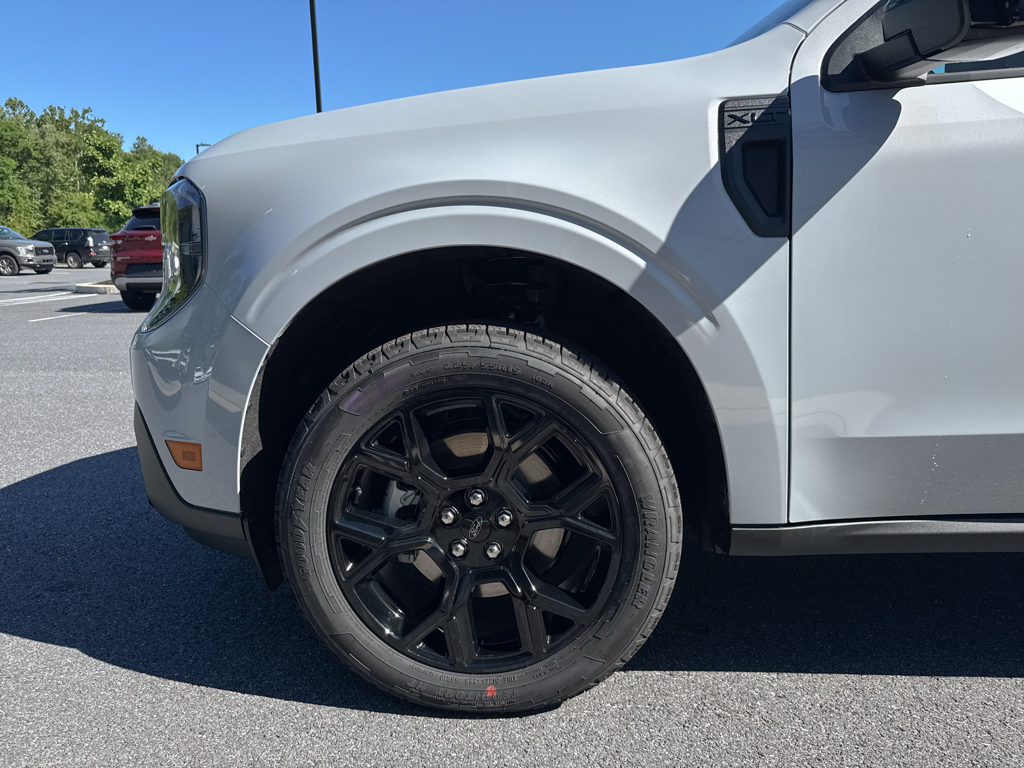 New 2026 Space White Metallic Ford XLT image 19