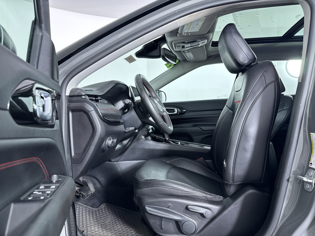 Used 2022 Sting-Gray Clearcoat Jeep Trailhawk image 6