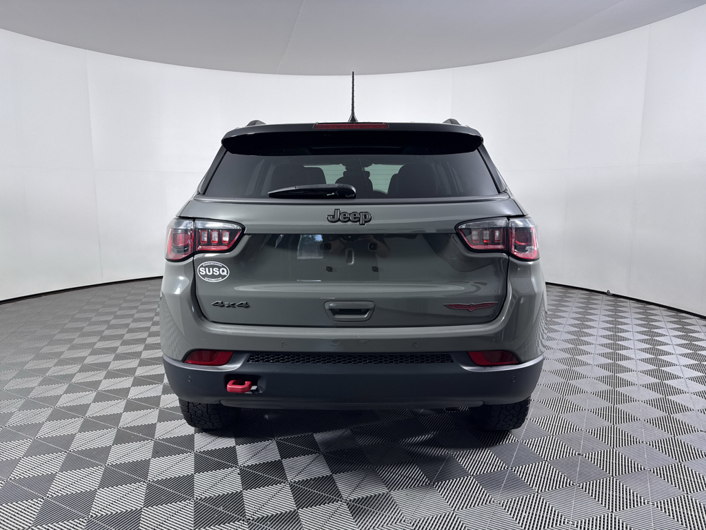 Used 2022 Sting-Gray Clearcoat Jeep Trailhawk image 11