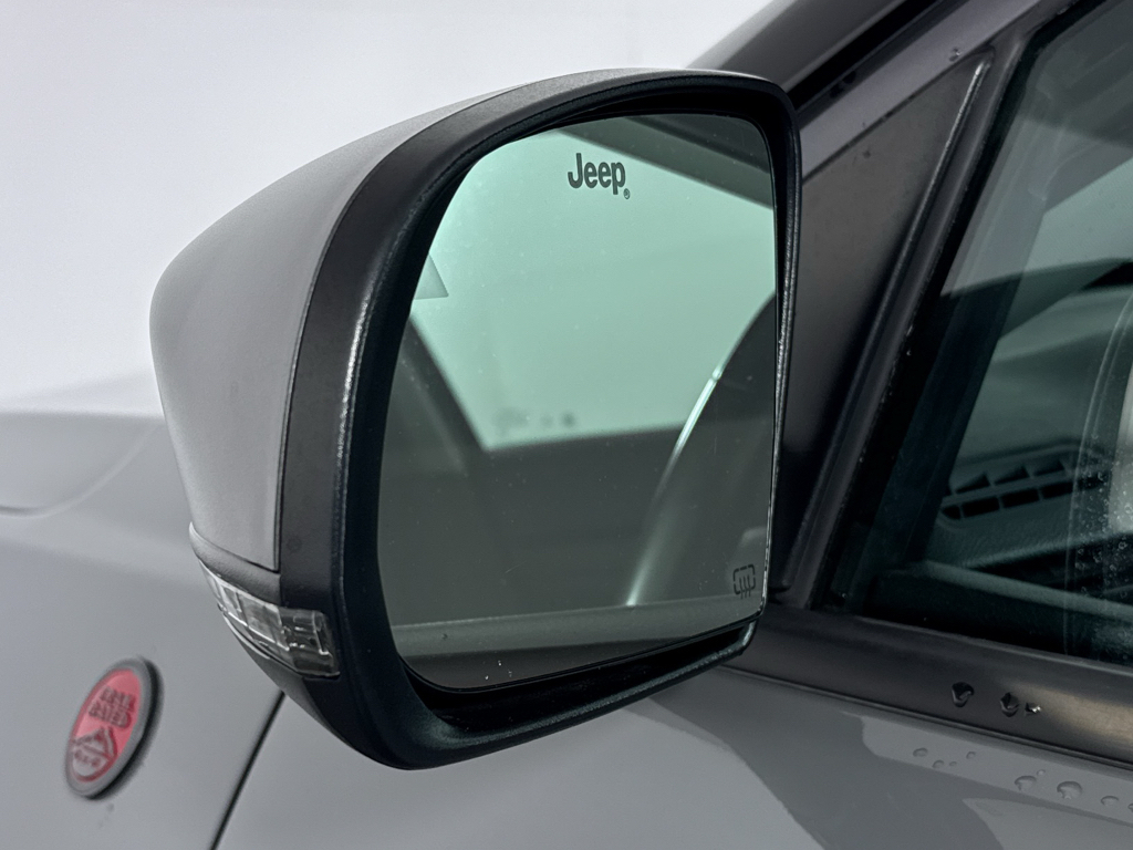 Used 2022 Sting-Gray Clearcoat Jeep Trailhawk image 25