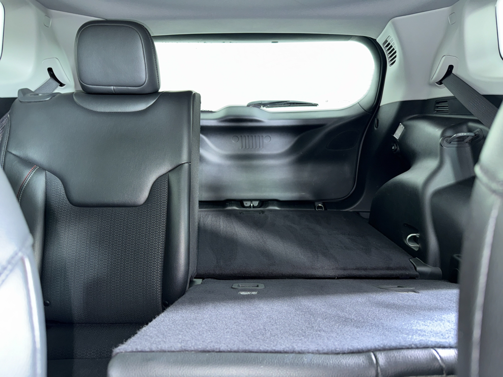 Used 2022 Sting-Gray Clearcoat Jeep Trailhawk image 8