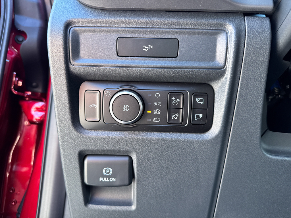 New 2026 Ruby Red Metallic Tinted Clearcoat Ford XLT image 27
