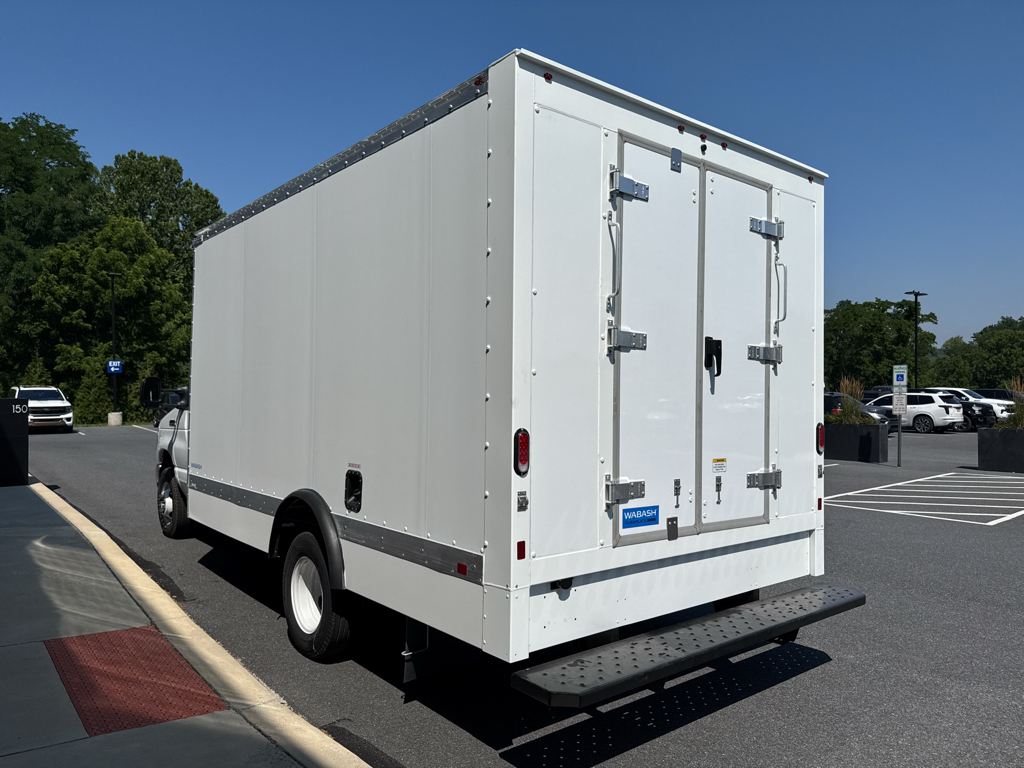 New 2026 Oxford White Ford Base image 17