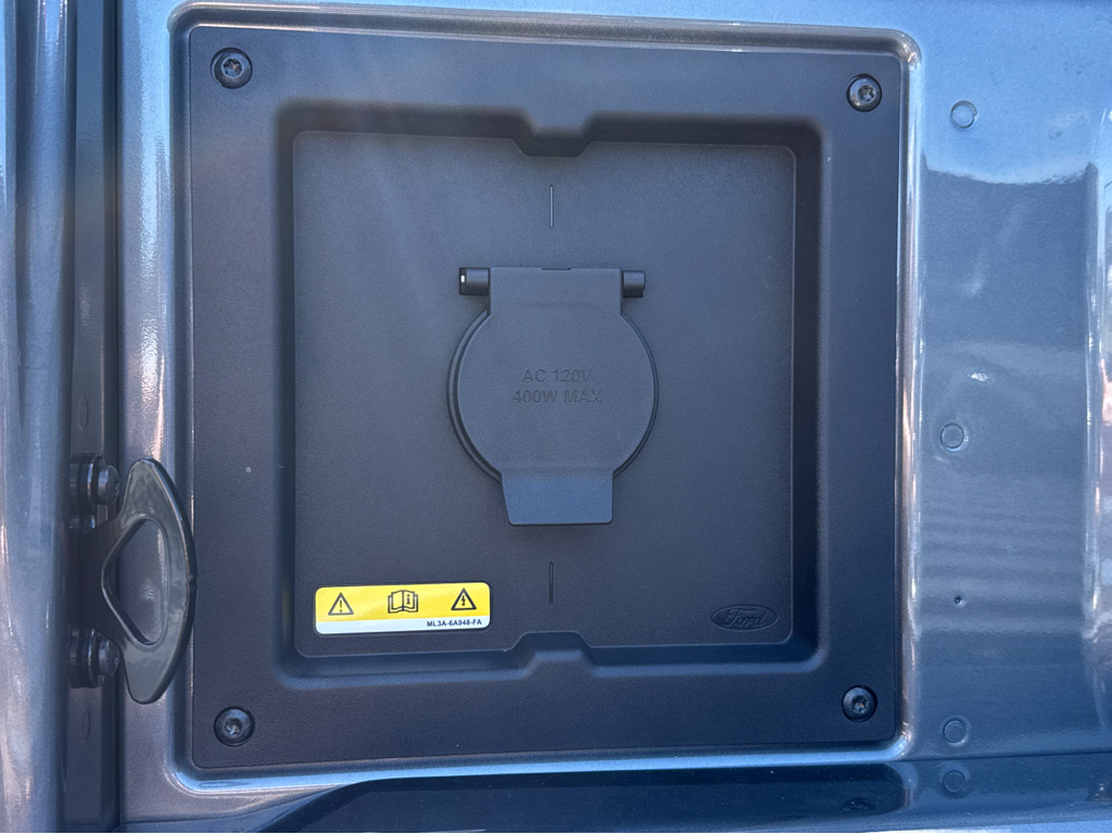New 2026 Carbonized Gray Metallic Ford LARIAT image 7