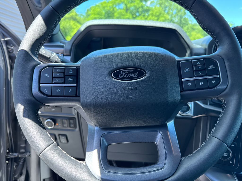 New 2026 Carbonized Gray Metallic Ford LARIAT image 19