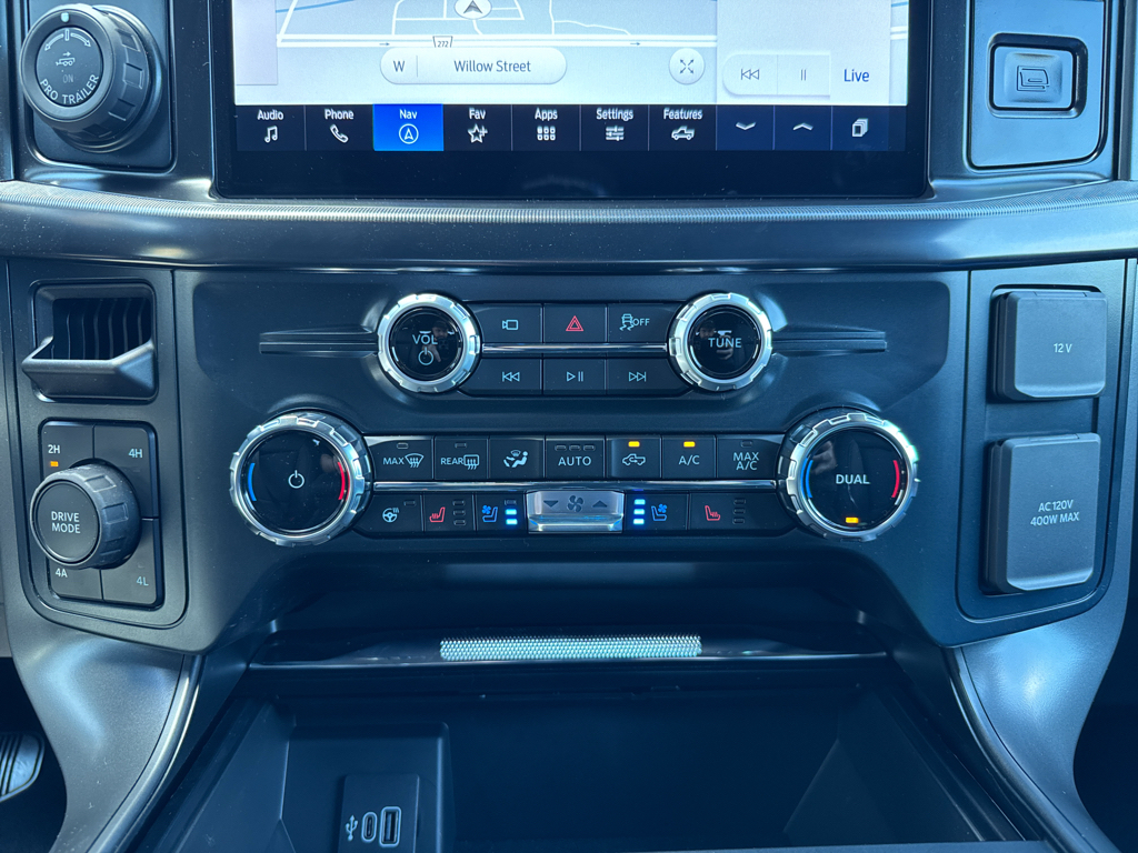 New 2026 Carbonized Gray Metallic Ford LARIAT image 21