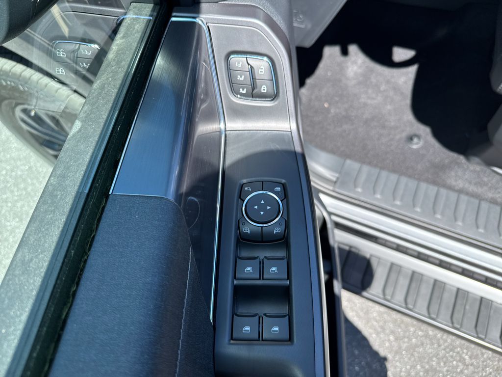 New 2026 Carbonized Gray Metallic Ford LARIAT image 22