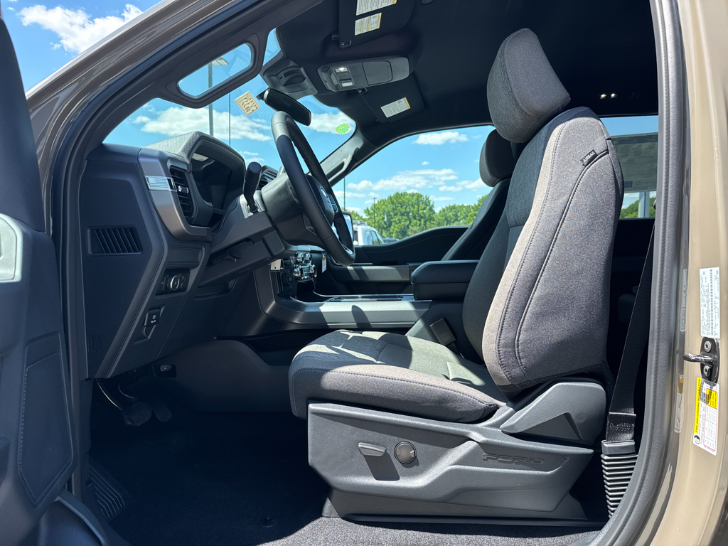 New 2026 Marsh Gray Ford XLT image 4