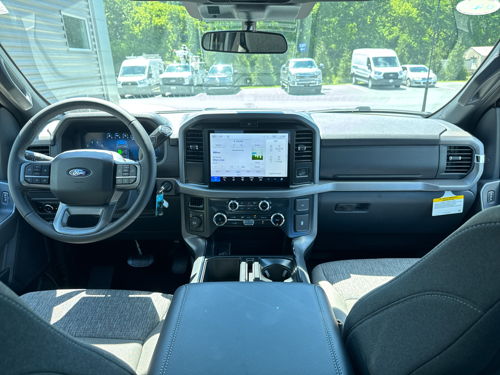 New 2026 Marsh Gray Ford XLT image 3