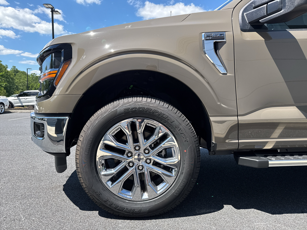 New 2026 Marsh Gray Ford XLT image 18