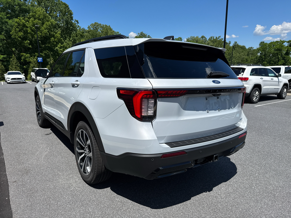 New 2026 Space White Metallic Ford ST-Line image 16