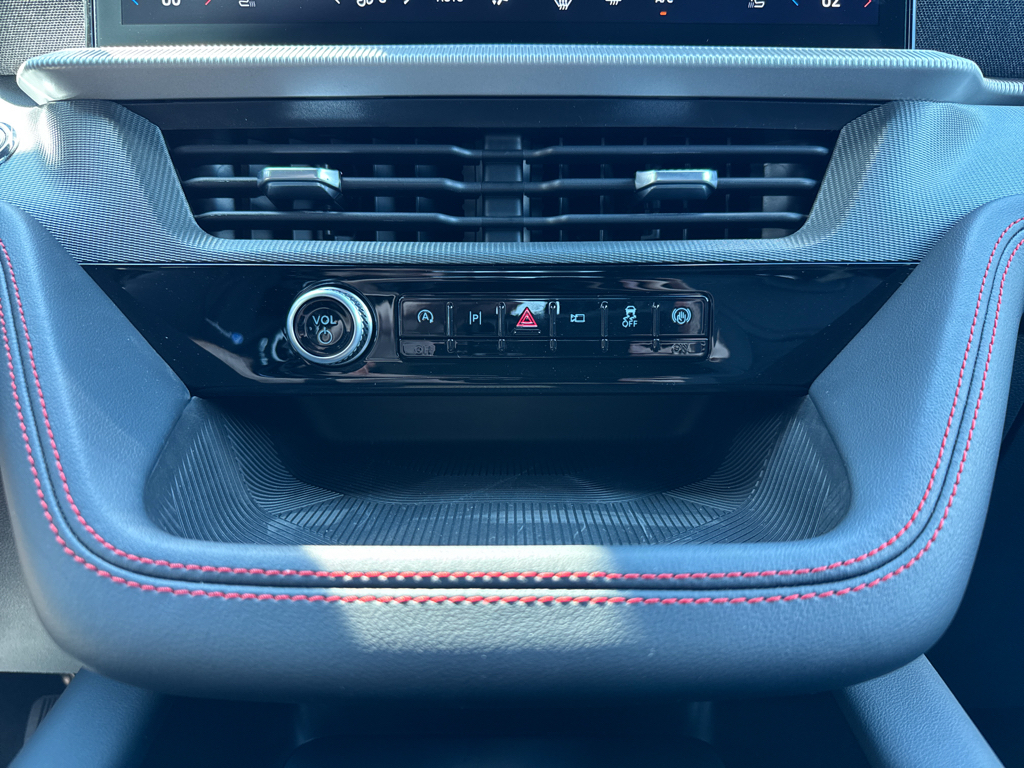 New 2026 Space White Metallic Ford ST-Line image 21