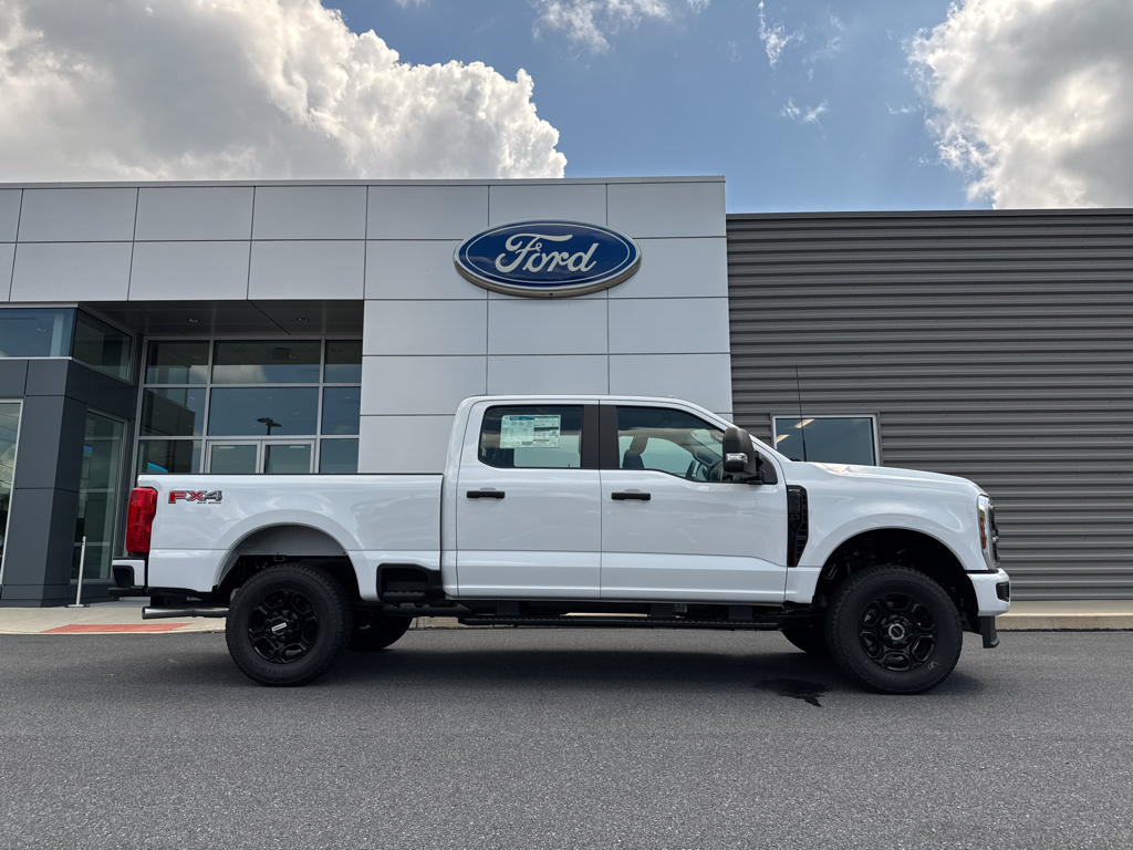 New 2026 Oxford White Ford  image 2