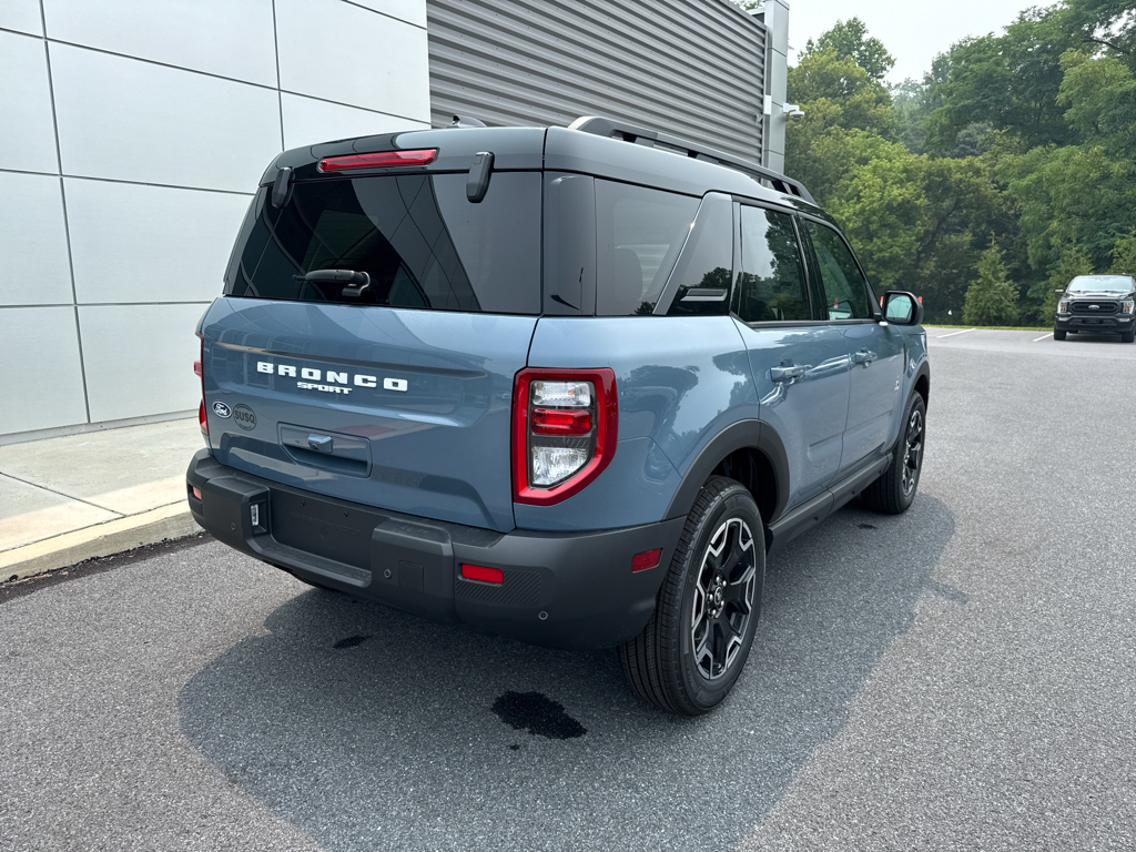 New 2026 Azure Gray Metallic Tri-coat Ford Outer Banks image 18