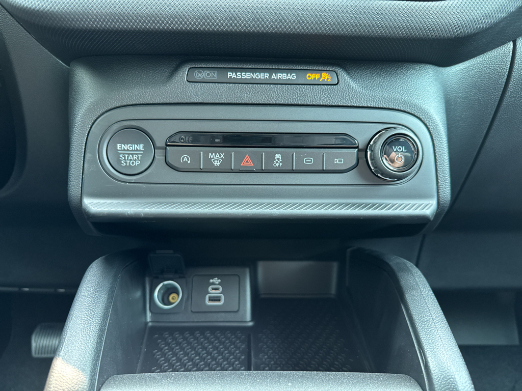 New 2026 Azure Gray Metallic Tri-coat Ford Outer Banks image 22