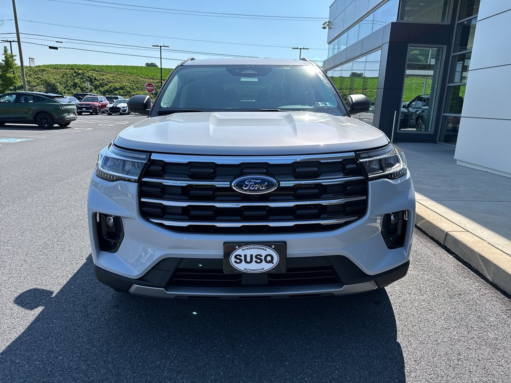 New 2026 Space White Metallic Ford Active image 2
