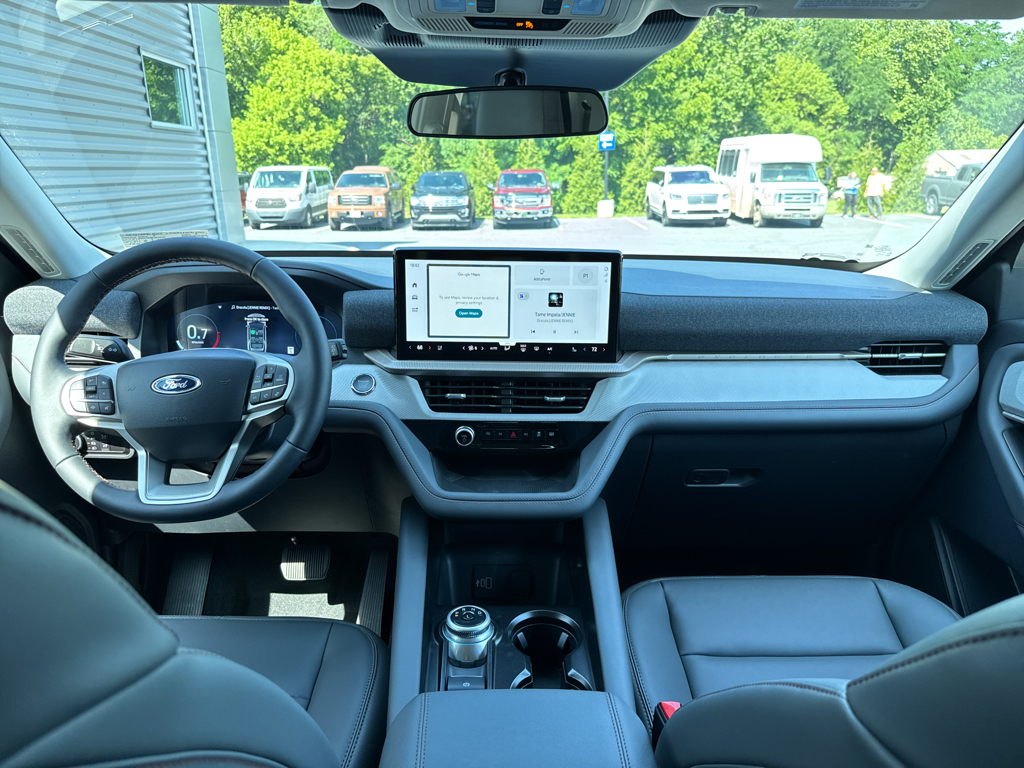 New 2026 Space White Metallic Ford Active image 3