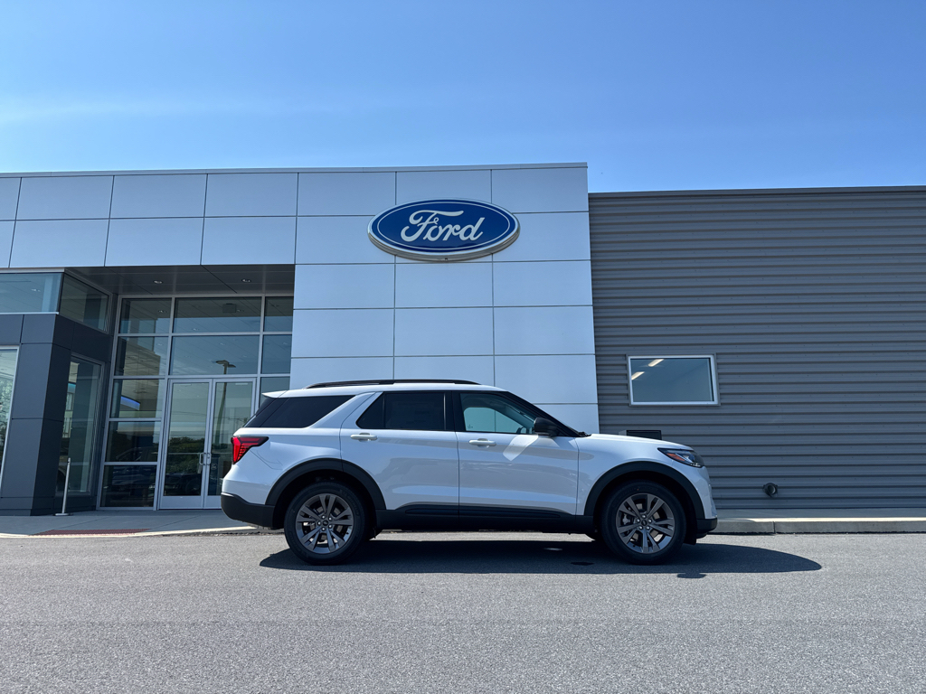 New 2026 Space White Metallic Ford Active image 10