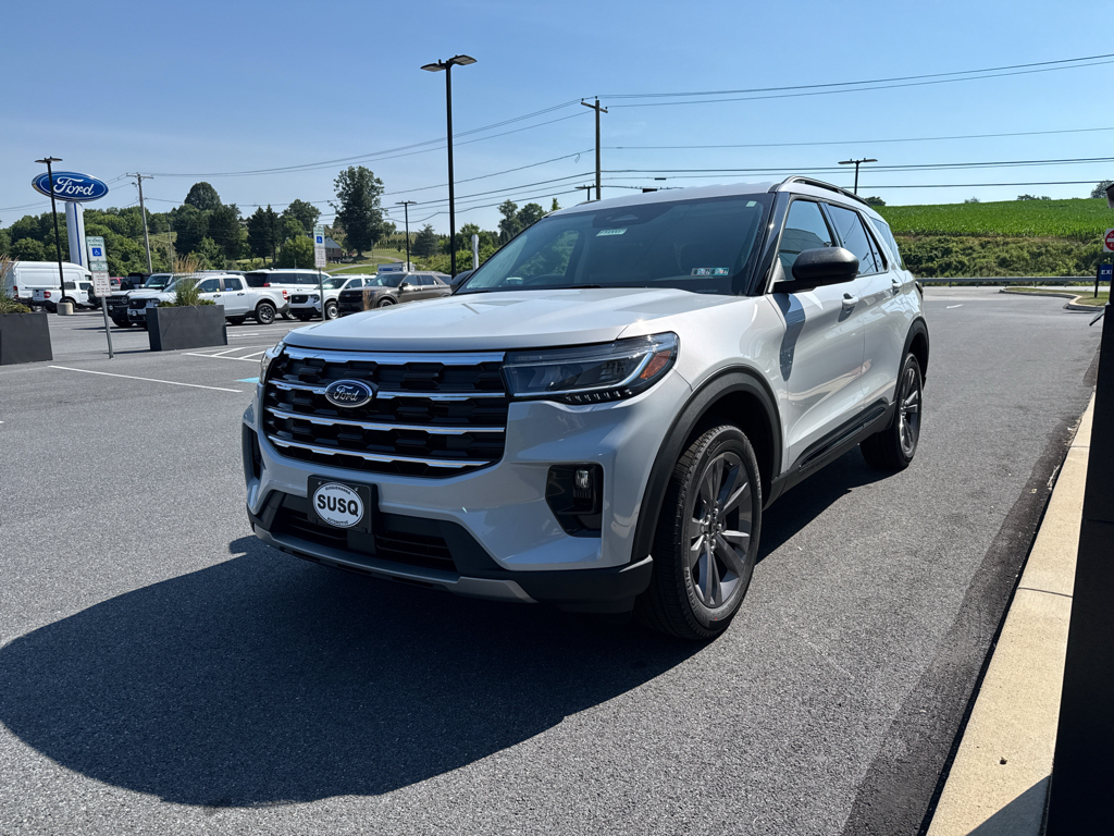 New 2026 Space White Metallic Ford Active image 15