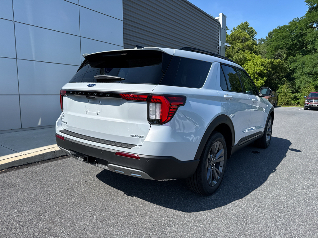 New 2026 Space White Metallic Ford Active image 17