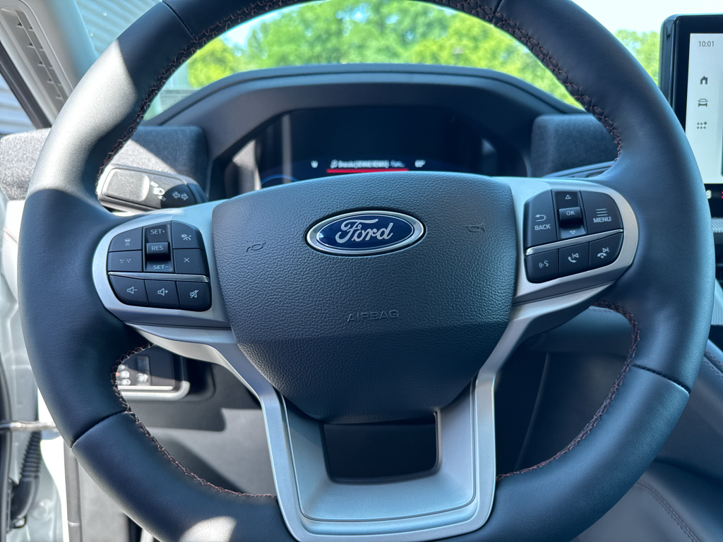 New 2026 Space White Metallic Ford Active image 19