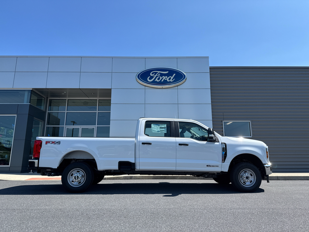 New 2026 Oxford White Ford  image 2