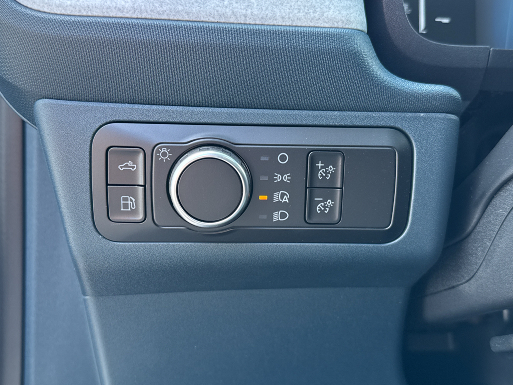 New 2026 Space White Metallic Ford XLT image 24