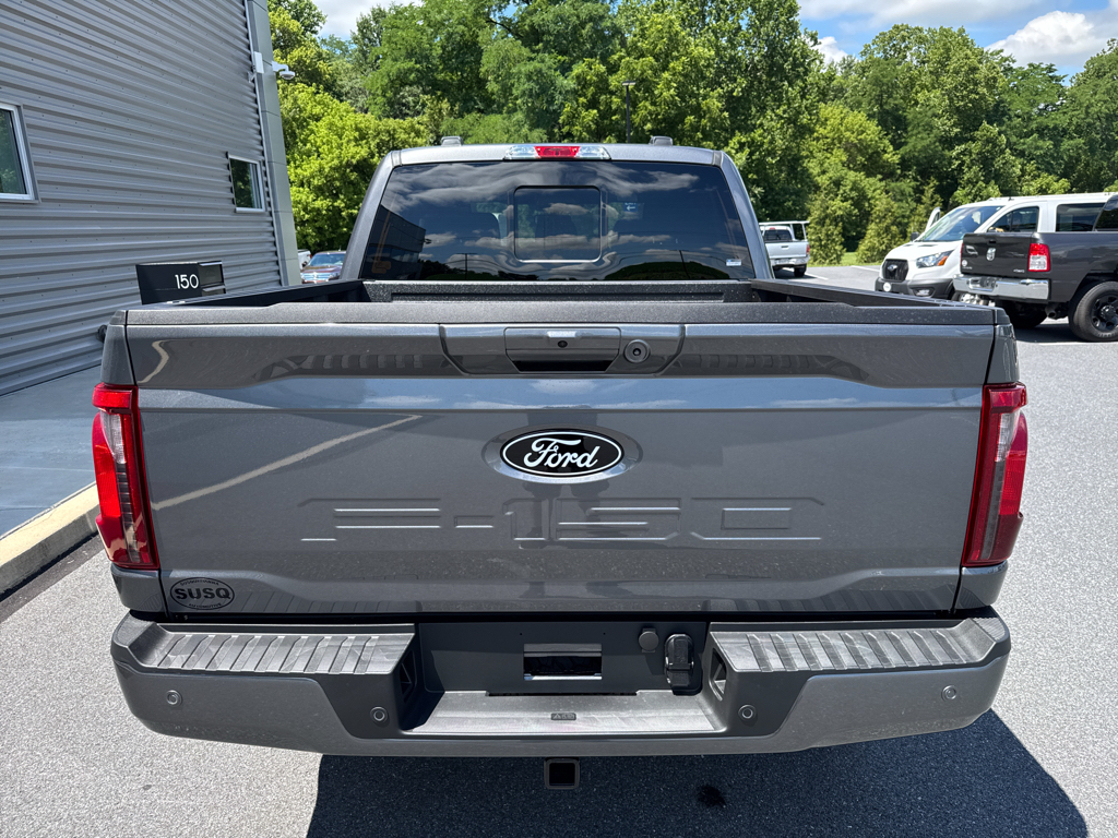 New 2026 Carbonized Gray Metallic Ford XLT image 10