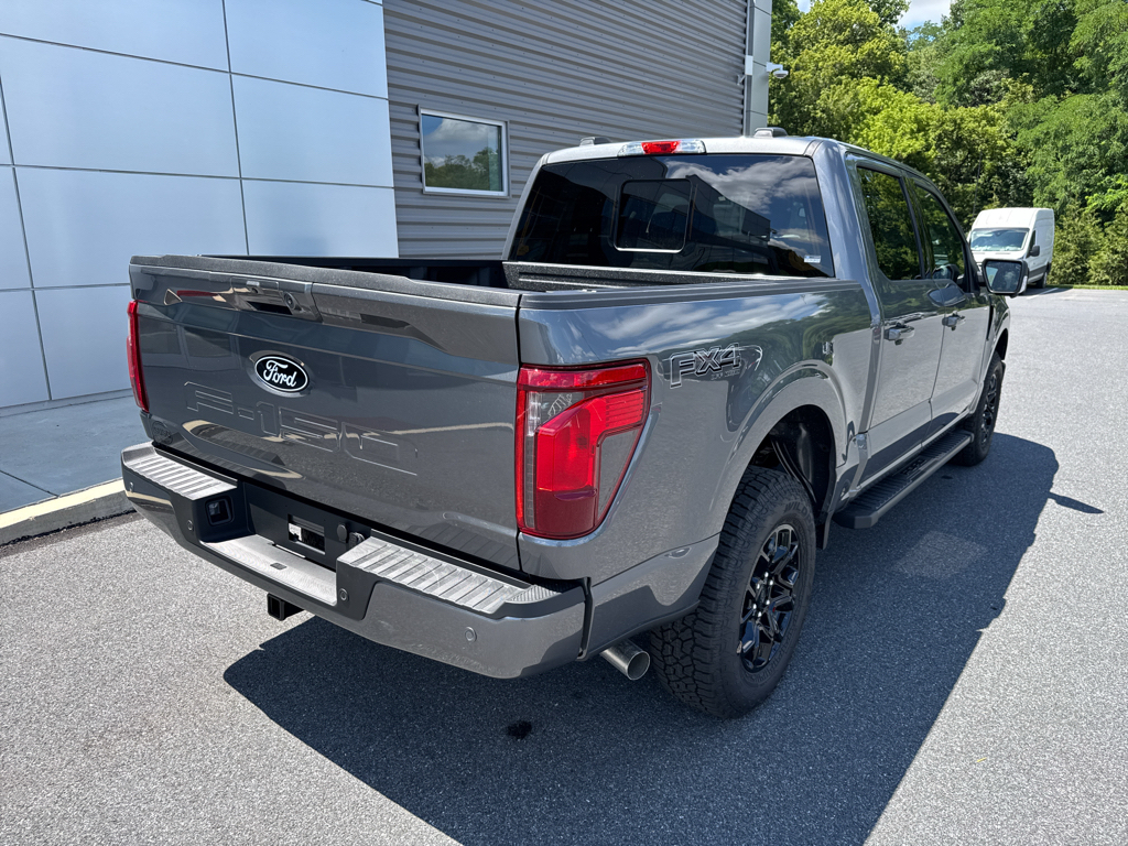 New 2026 Carbonized Gray Metallic Ford XLT image 18