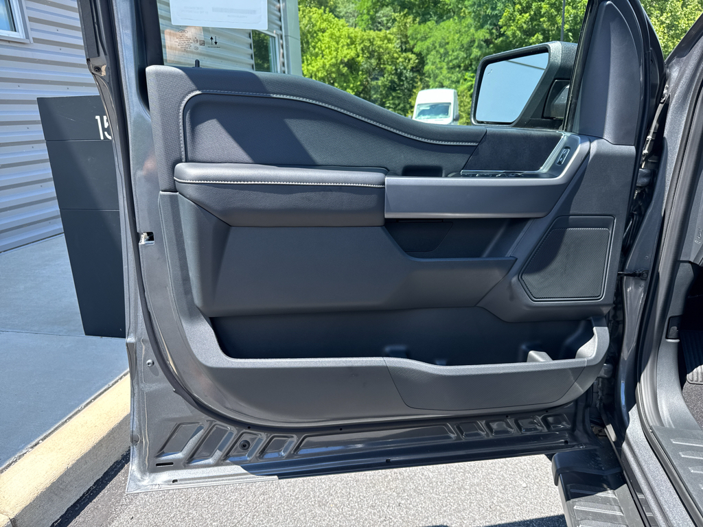 New 2026 Carbonized Gray Metallic Ford XLT image 26