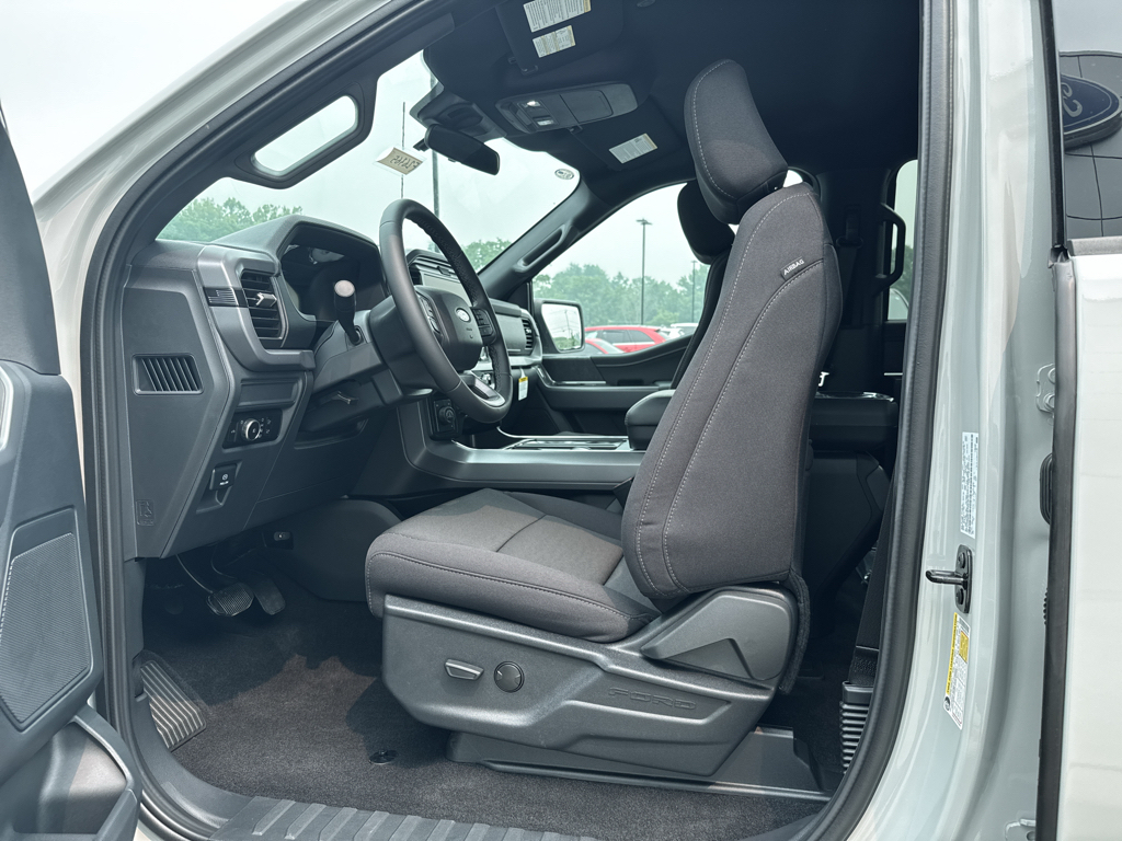 New 2026 Avalanche Ford XLT image 5