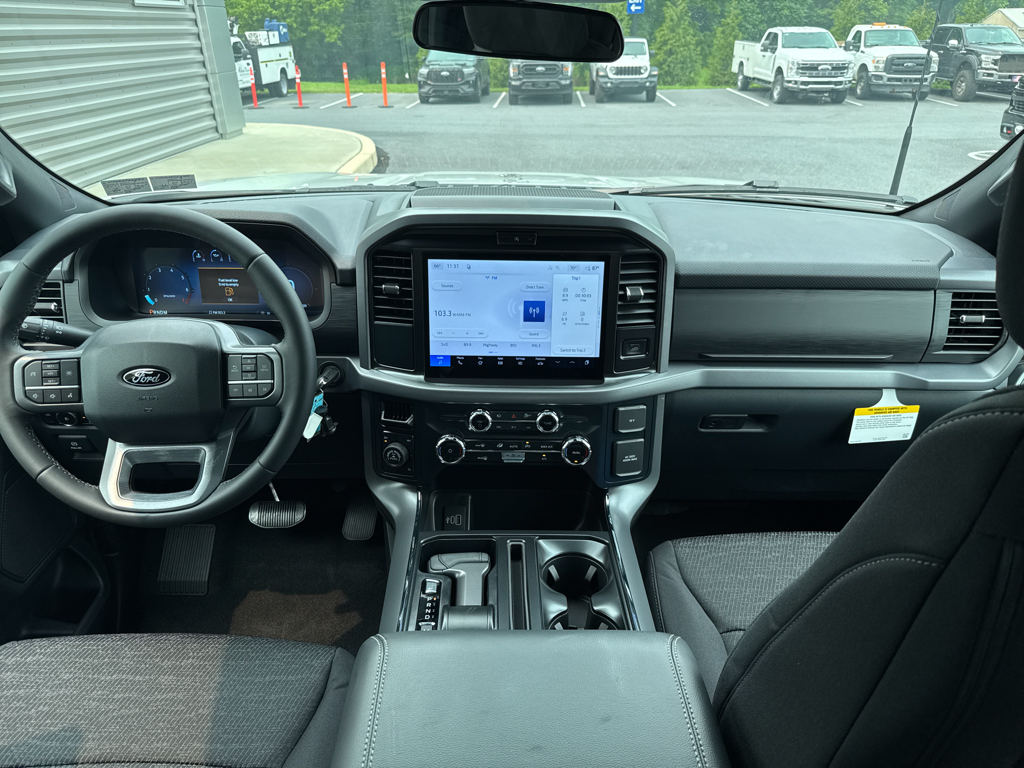 New 2026 Avalanche Ford XLT image 3