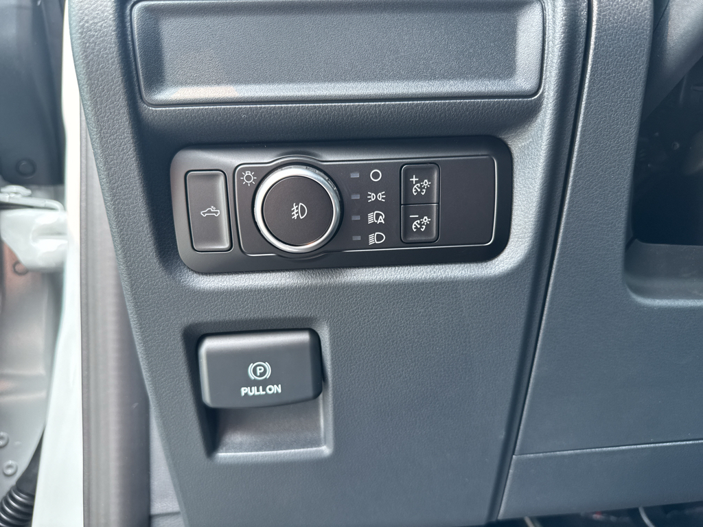 New 2026 Avalanche Ford XLT image 27