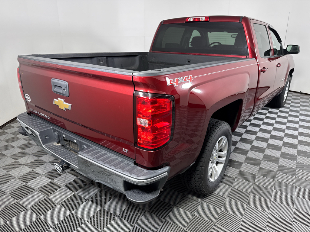 Used 2016 Siren Red Tintcoat Chevrolet LT image 19